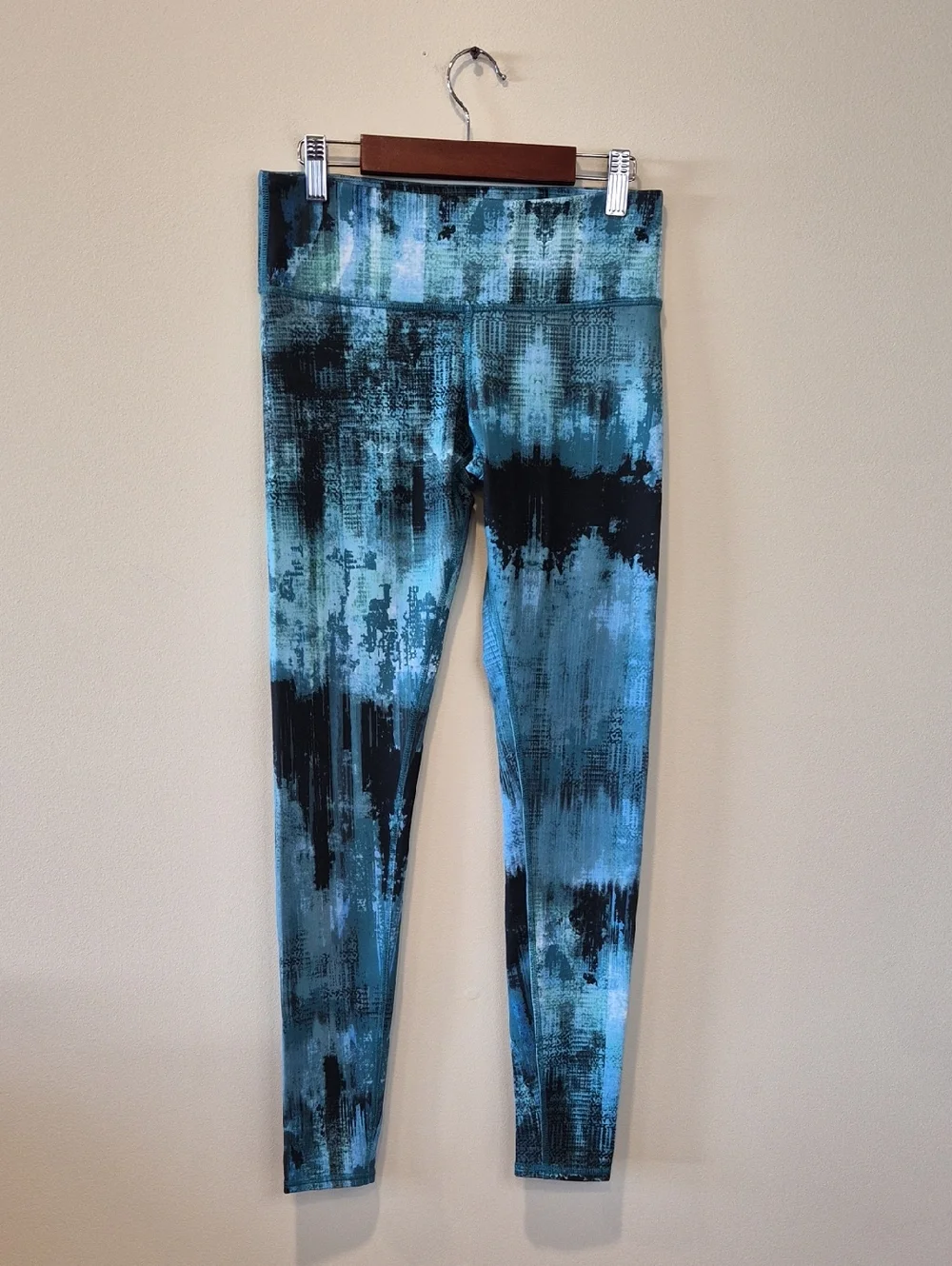 ALO Yoga Blue & Black Abstract Print Leggings